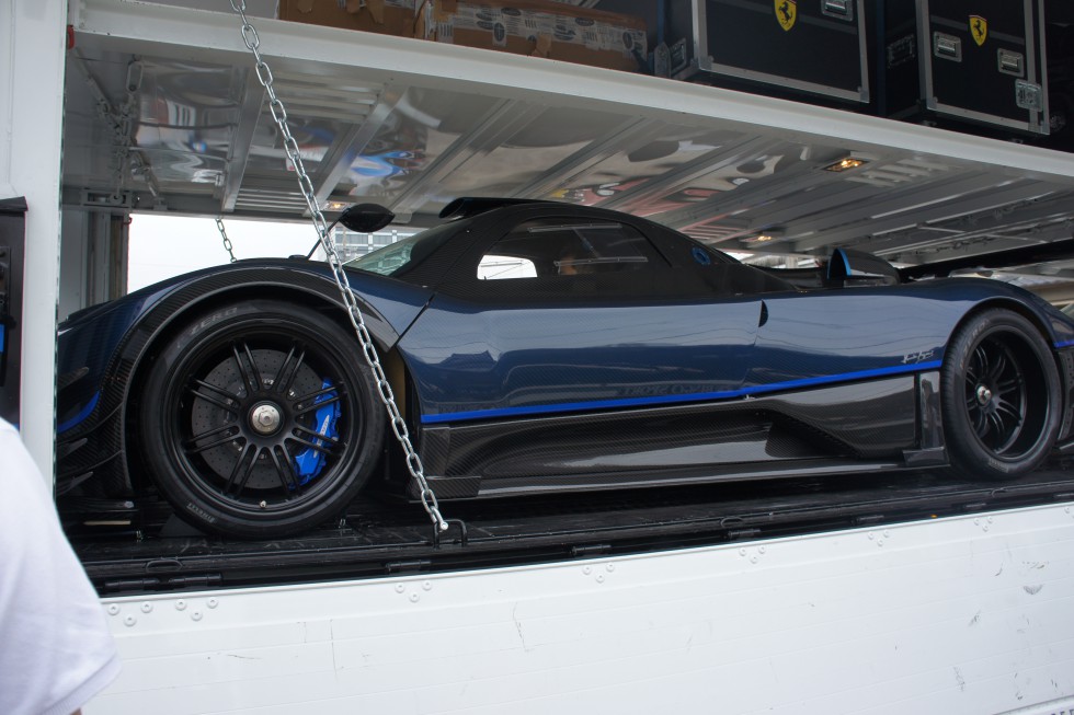 ぴょこ パガーニ ゾンダレヴォリューション」、「フェラーリ 599XX Evo」 at